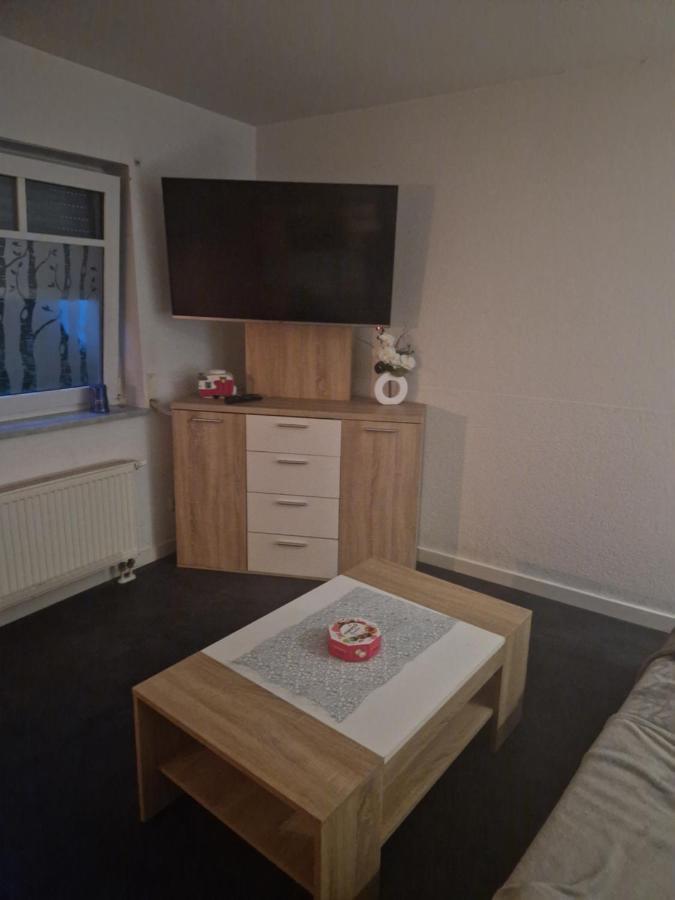 Souterrain-Wohnung Mit Kostenlosem Stellplatz Lipsia Esterno foto